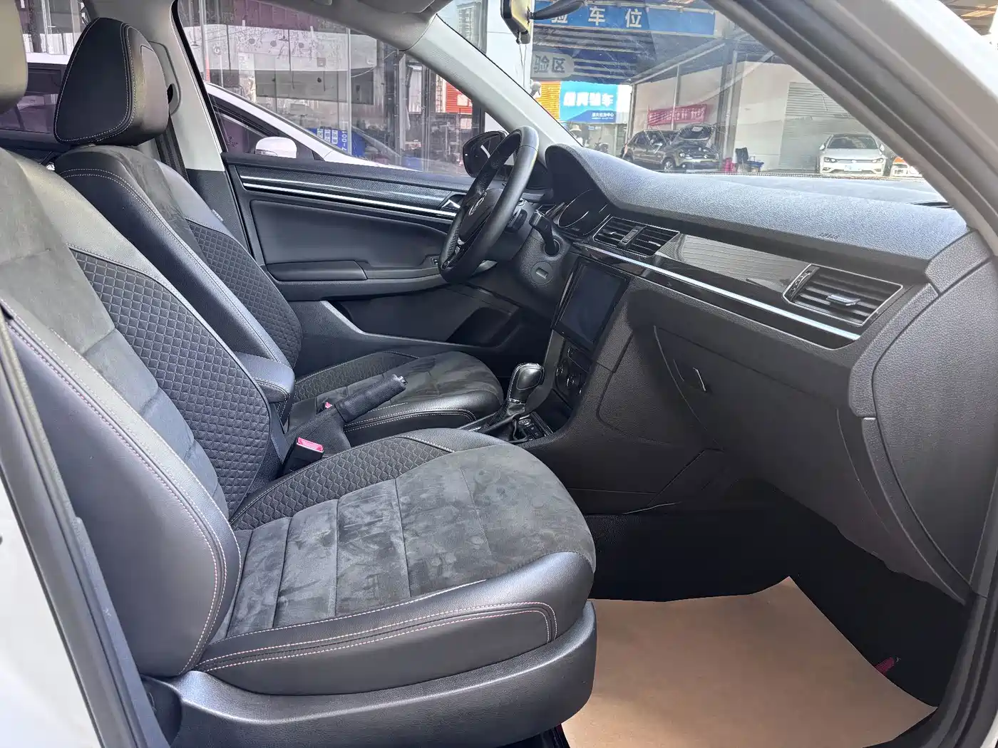 Volkswagen C-TREK 2018 2018 230TSI DSG Luxury