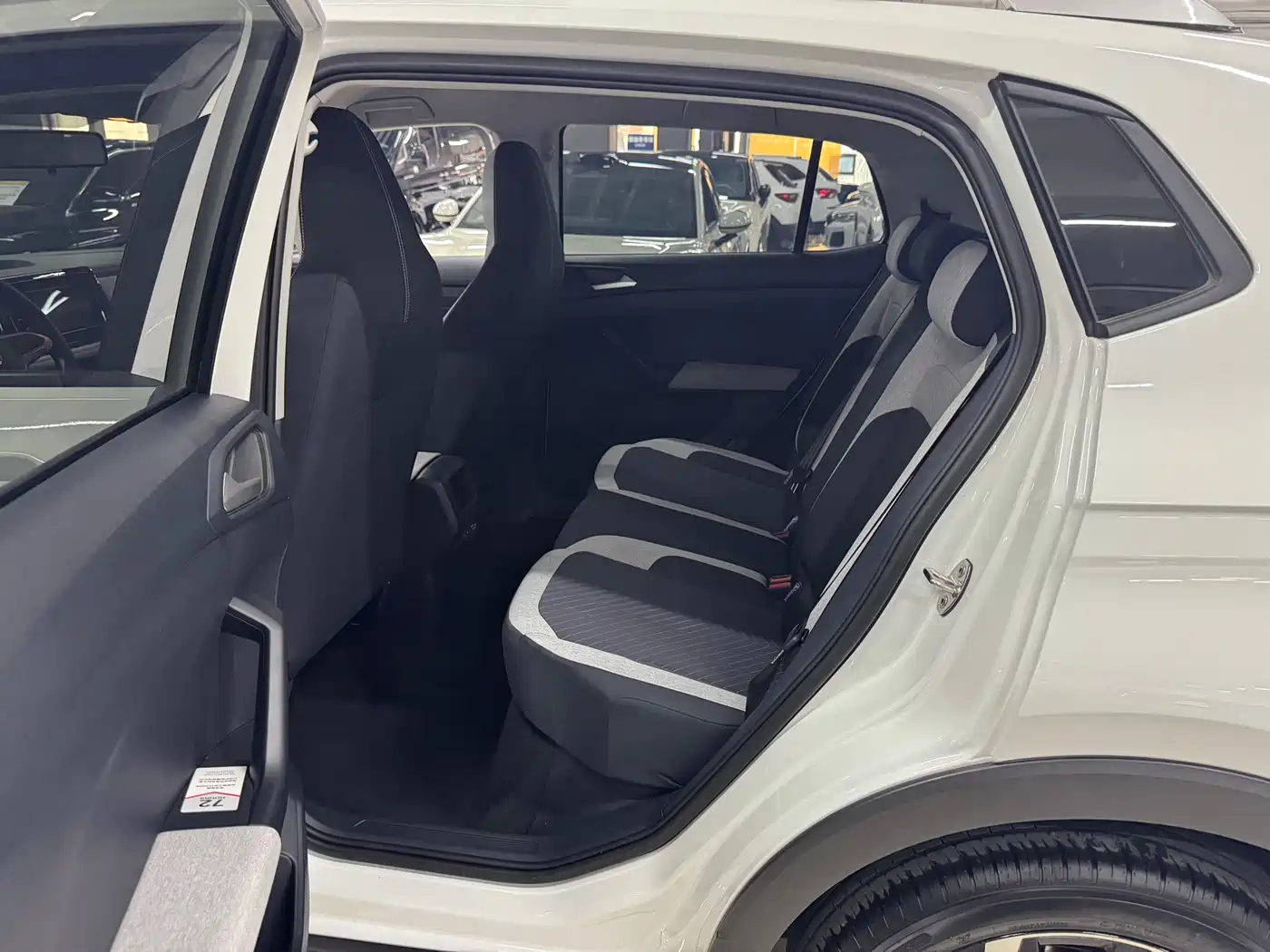 Volkswagen Tharu 2025 Model Rising Star 1.5L Advance Edition фото 6