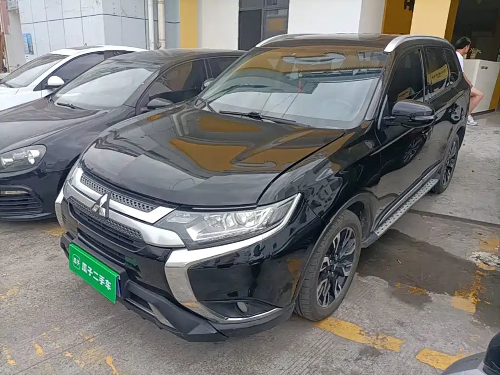 Mitsubishi Outlander 2019 2.0L 2WD Enjoy 7-Seater China VI