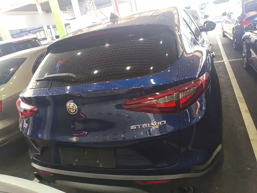 Alfa Romeo Stelvio 2019 2017 2.0T 200HP Elite
