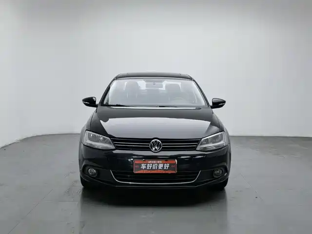 Volkswagen Sagitar 2014 Facelift 1.6L Automatic Leading Version — фото 3