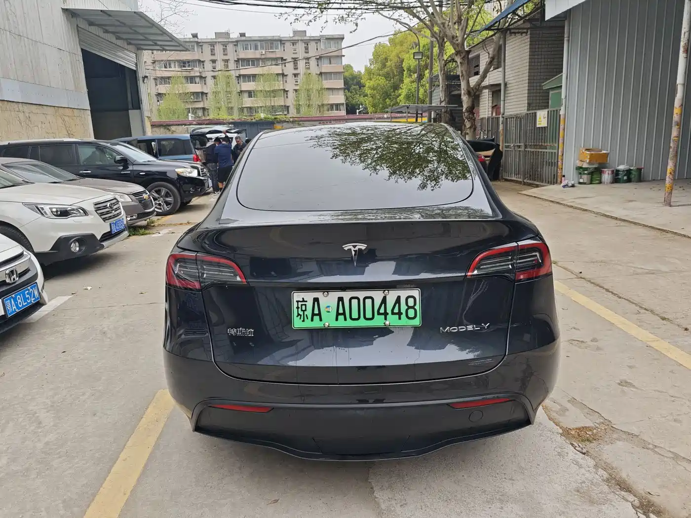 TESLA MODEL Y