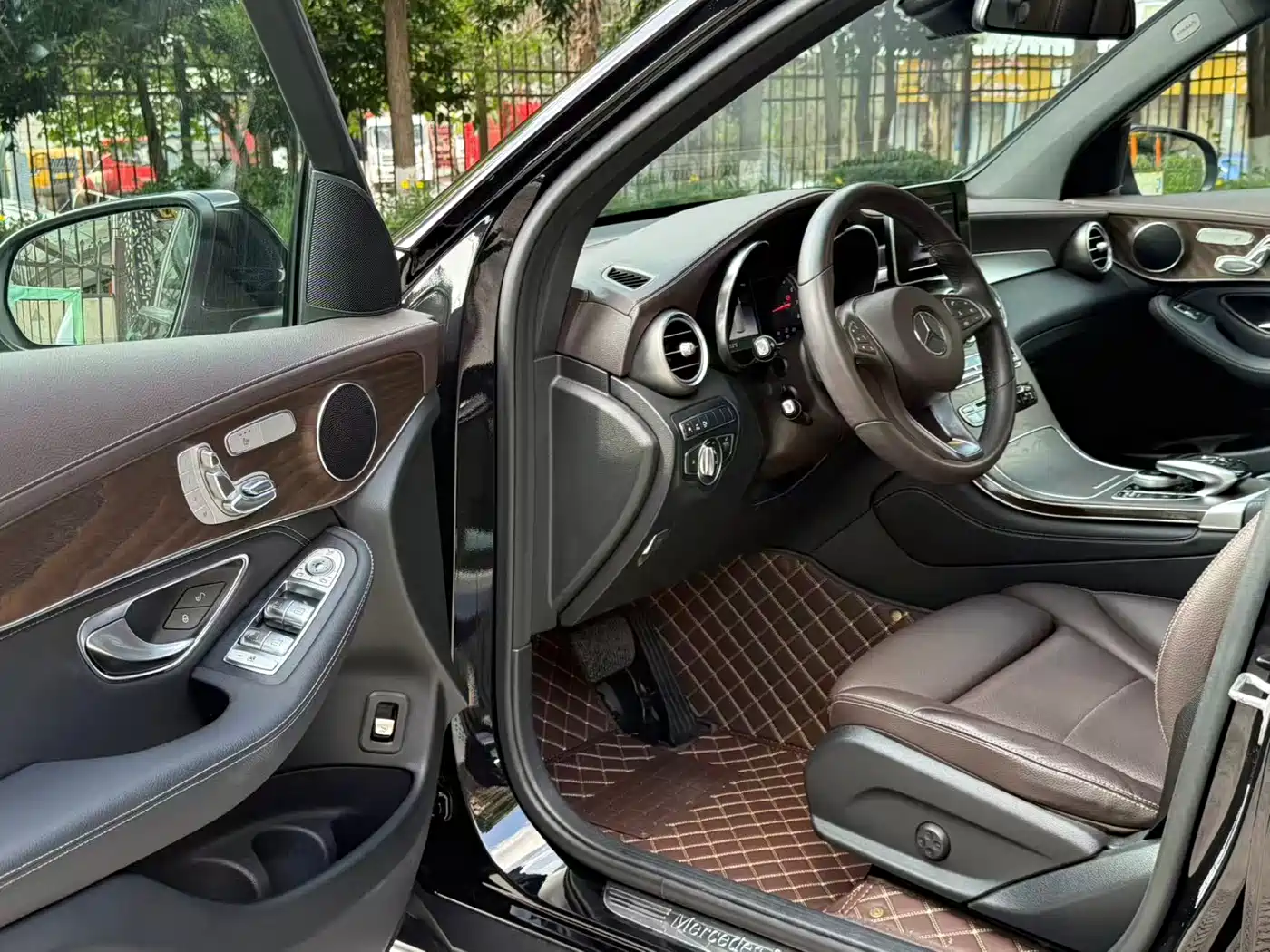 Mercedes-Benz GLC 2018 GLC 300 4MATIC Dynamic фото 25
