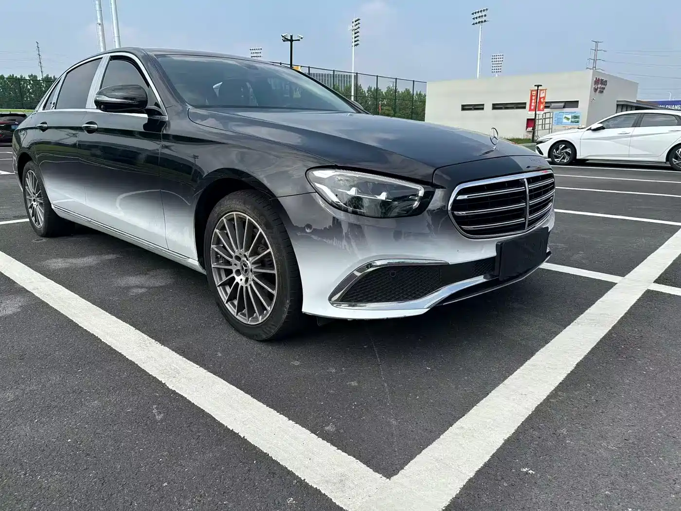 Mercedes-Benz E-Class 2022 Model Facelift II E 260 L фото 3