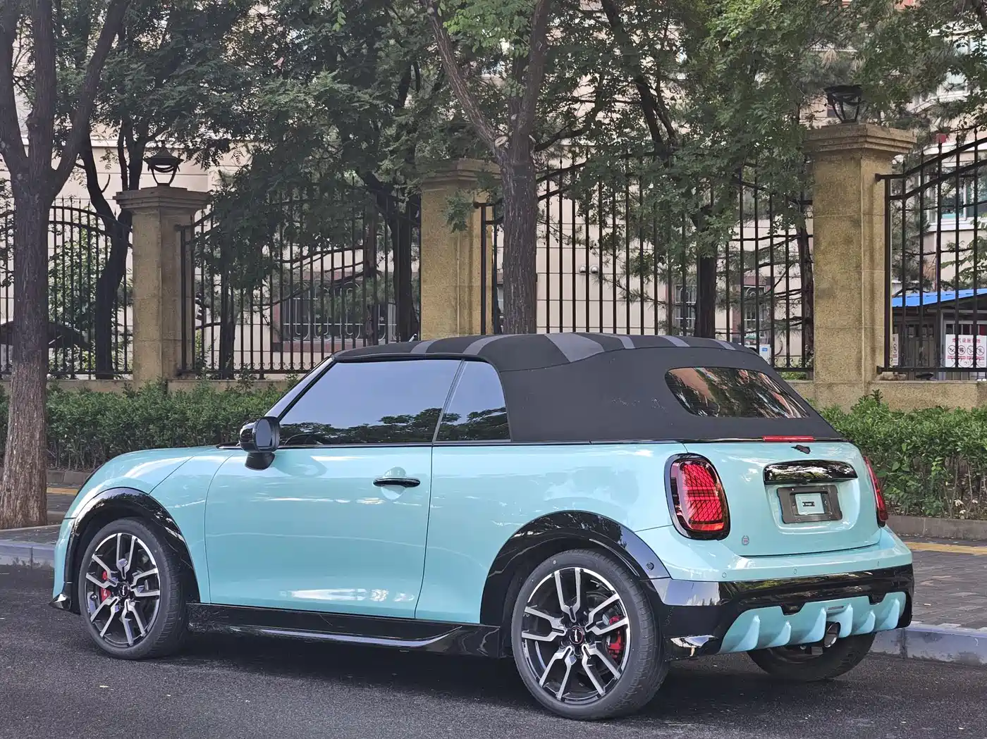 MINI JCW 2025 JOHN COOPER WORKS CABRIO фото 3