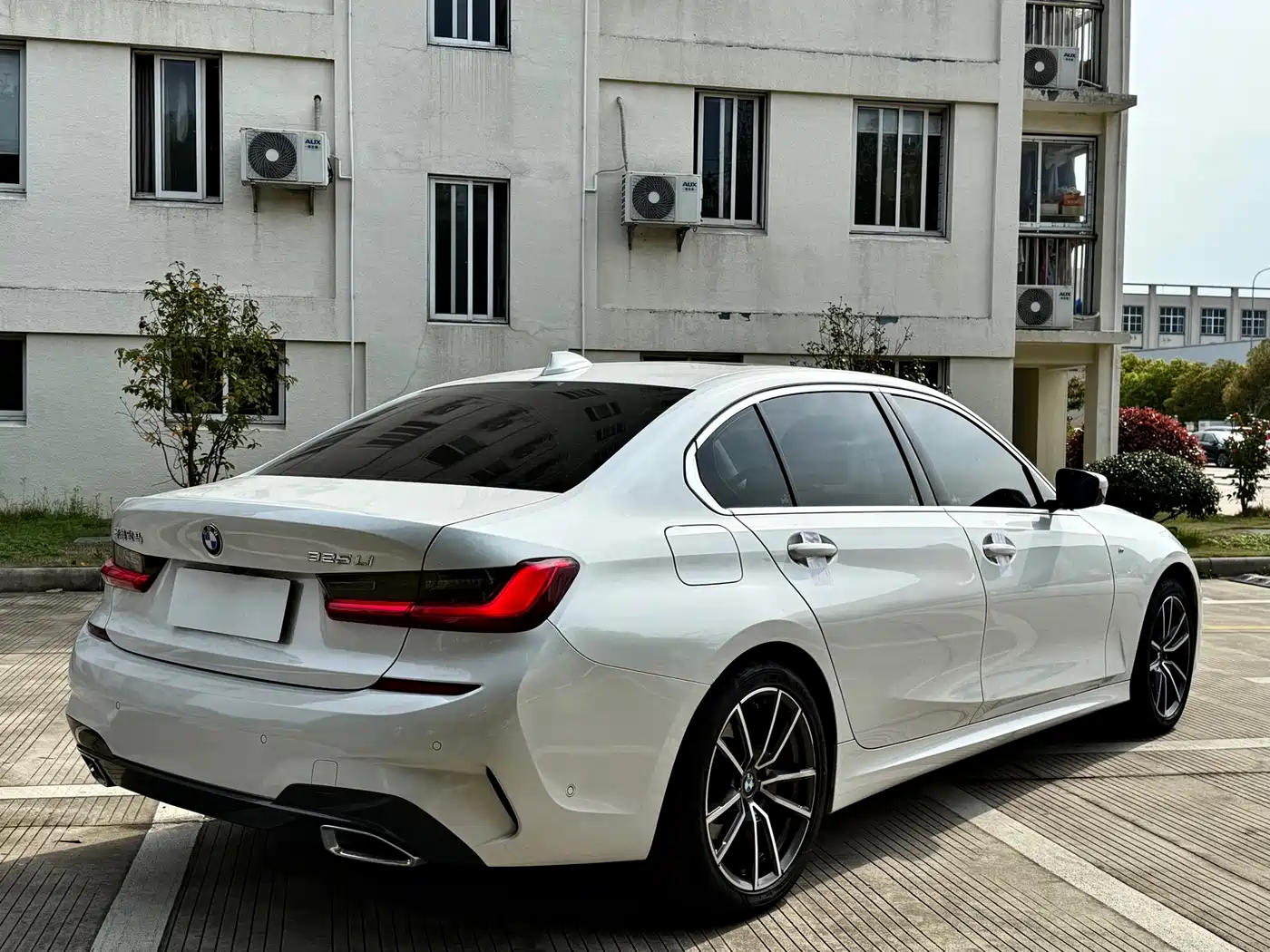 BMW 3 Series 2021 325Li M Sport Package фото 12