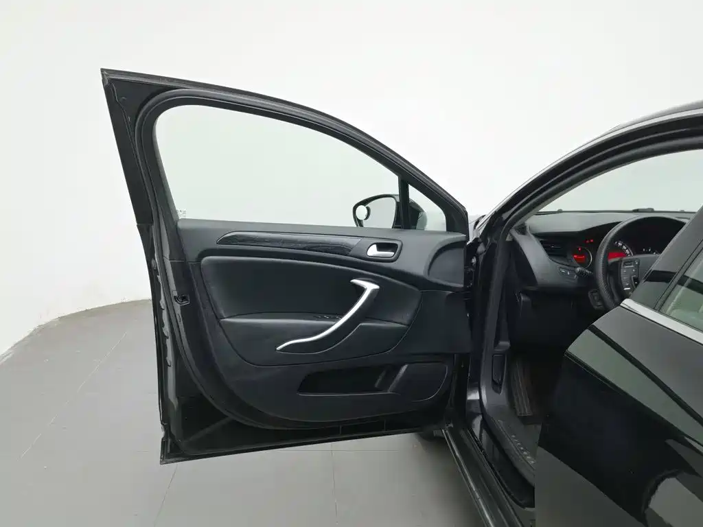Фото 8 - Citroën C5
