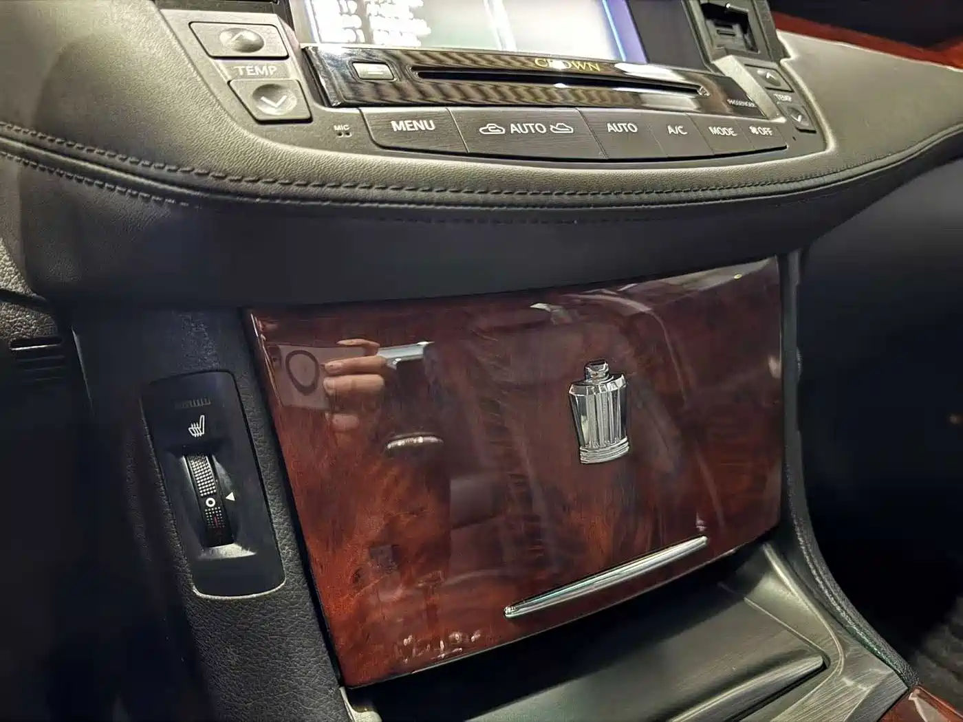 Toyota Crown 2012 2.5L Royal Leather Edition фото 15