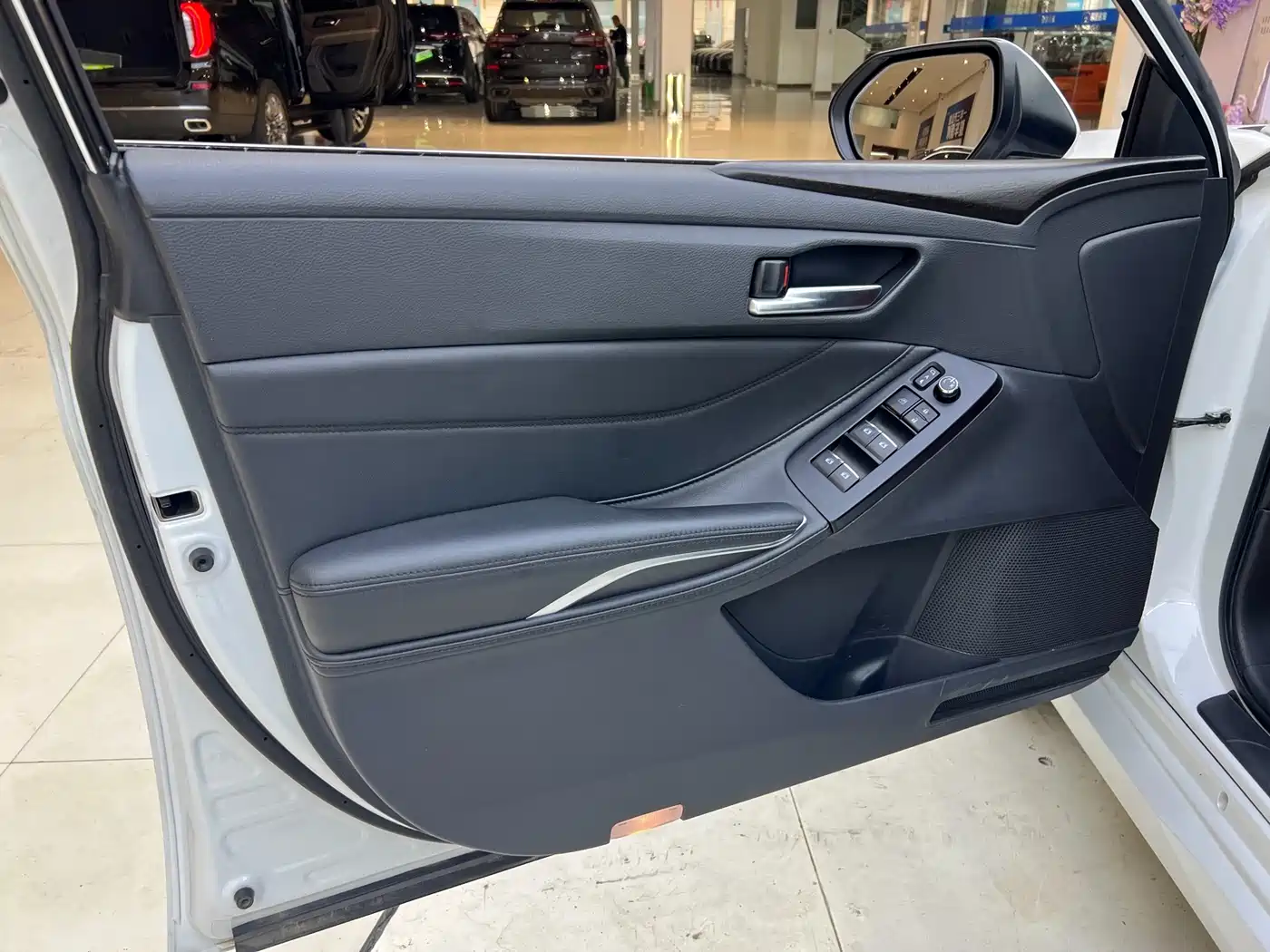 Toyota Avalon 2019 2.0L Luxury Edition (China VI) фото 24