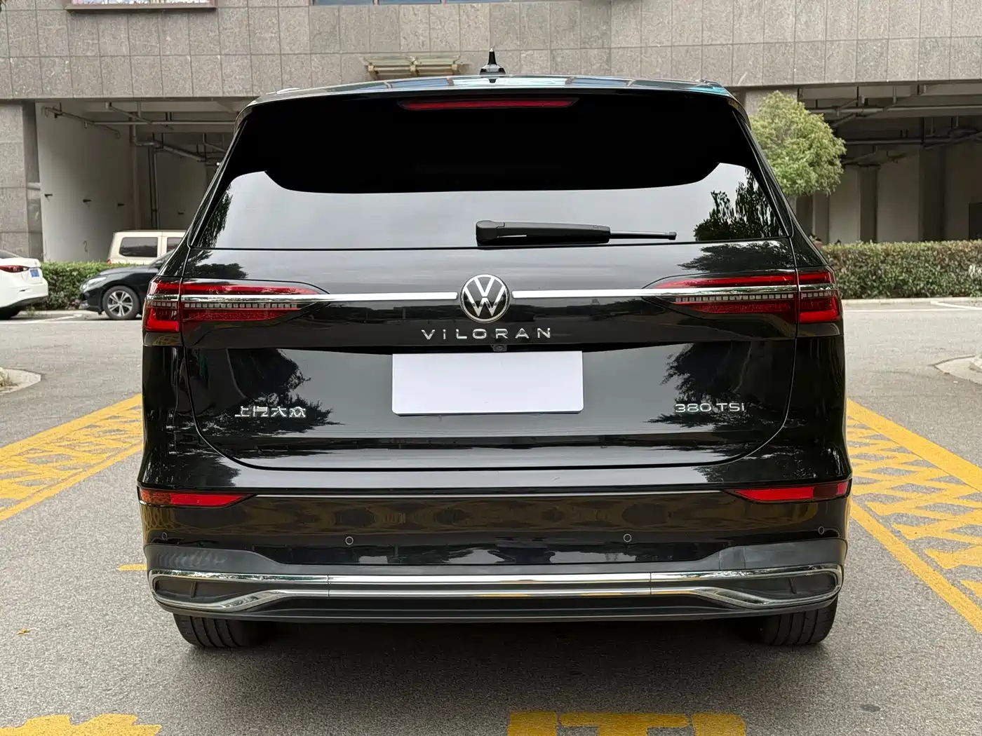 Volkswagen Viloran 2023 380TSI Premium Edition фото 5