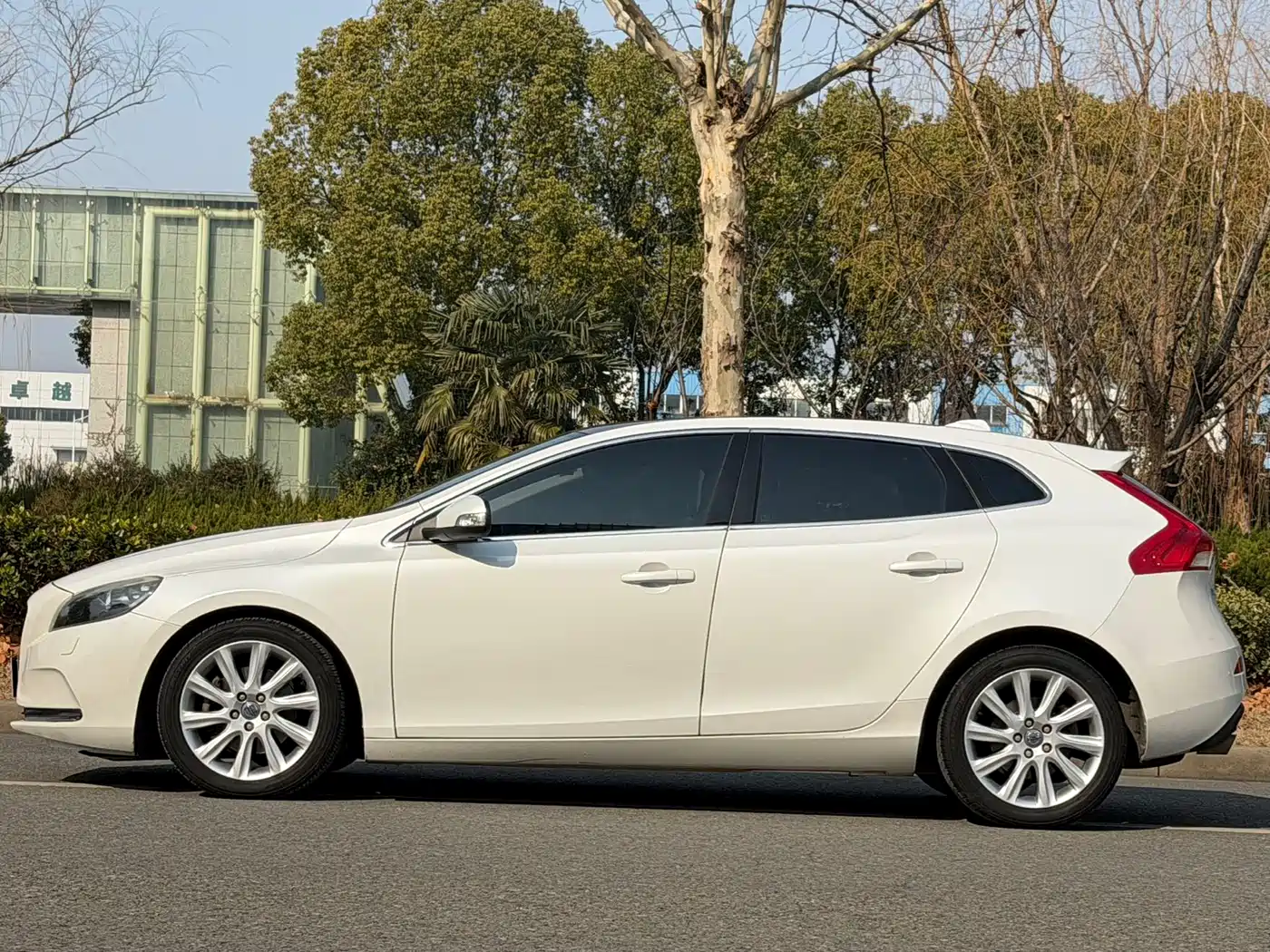 Фото 7 - Volvo V40