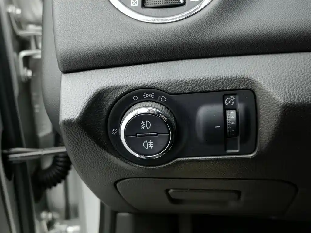 صورة 21 - Chevrolet Cruze
