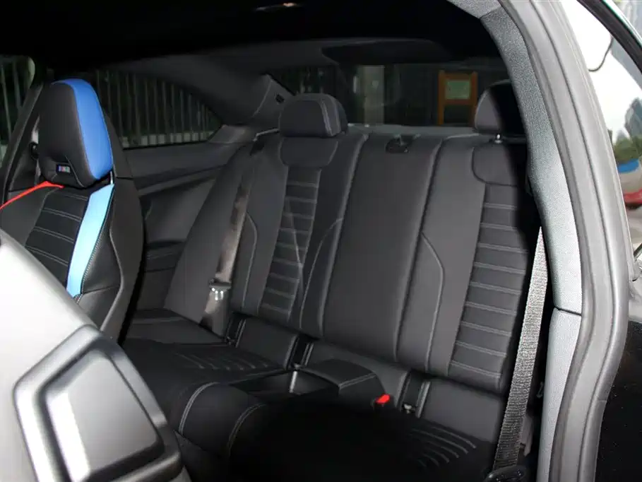 BMW M2 2024 M2 фото 13