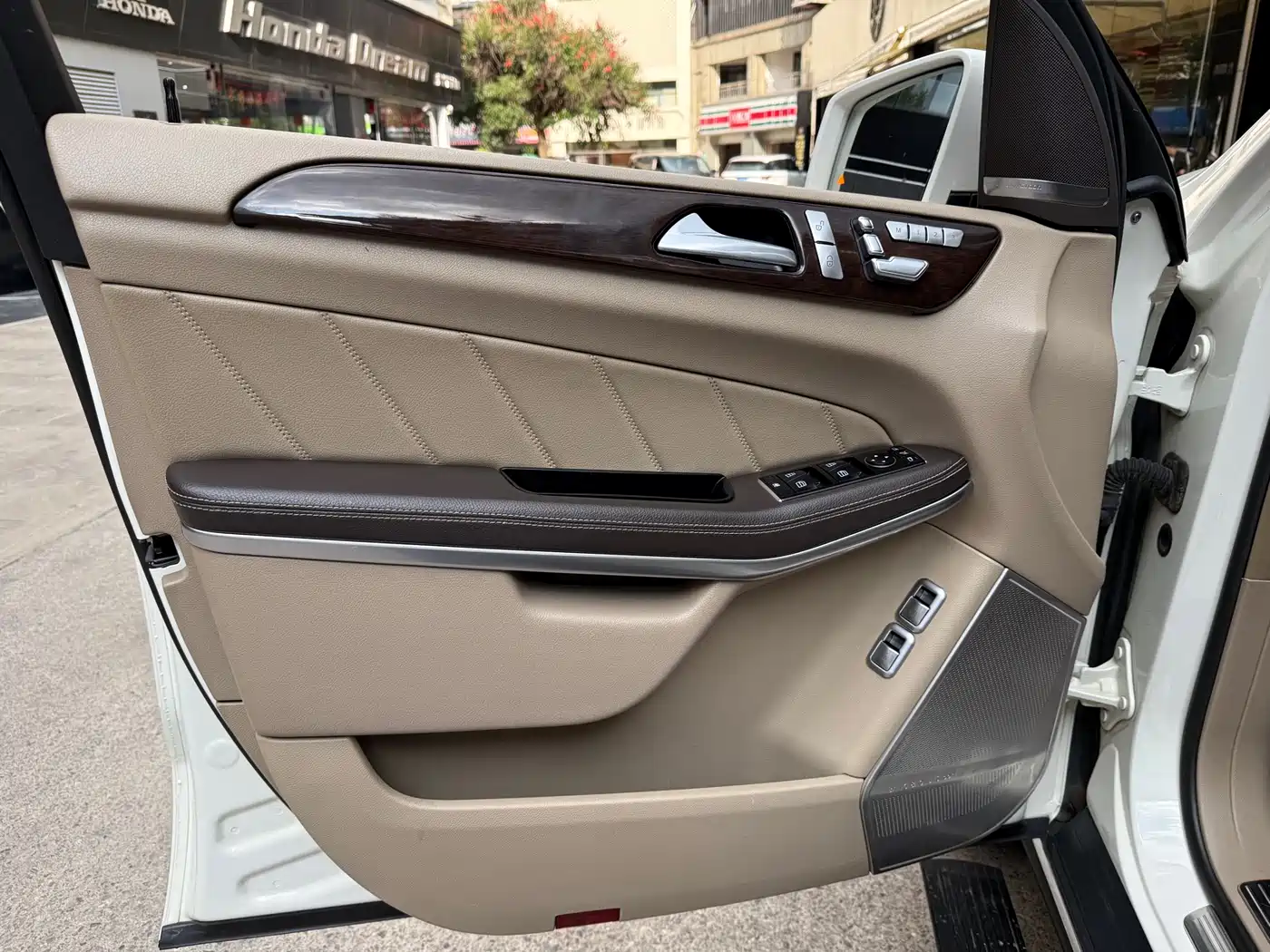 Mercedes-Benz GL-Class 2014 GL 350 CDI 4MATIC фото 9