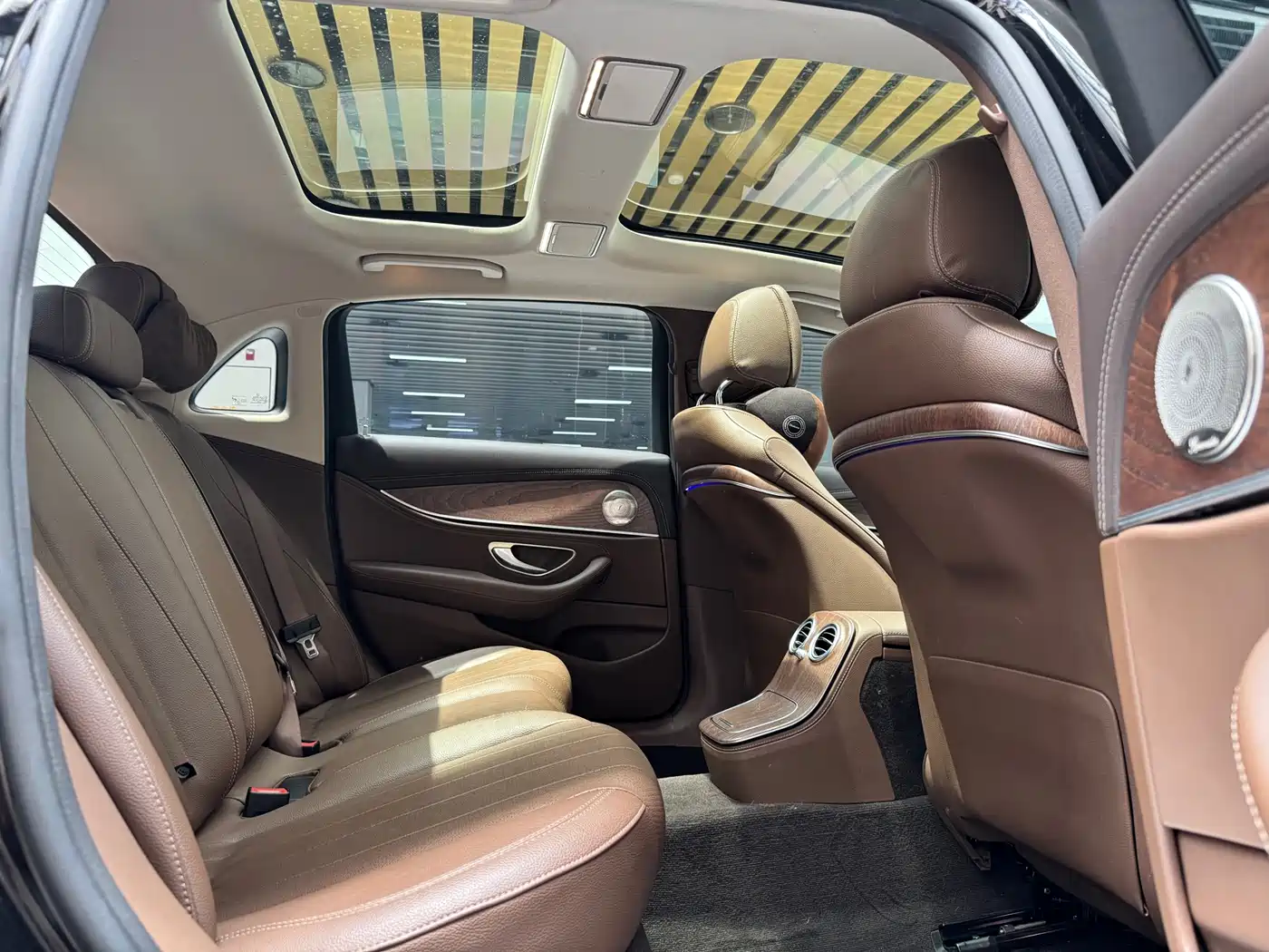 Mercedes-Benz E-Class 2023 E 300 L Fashion фото 19
