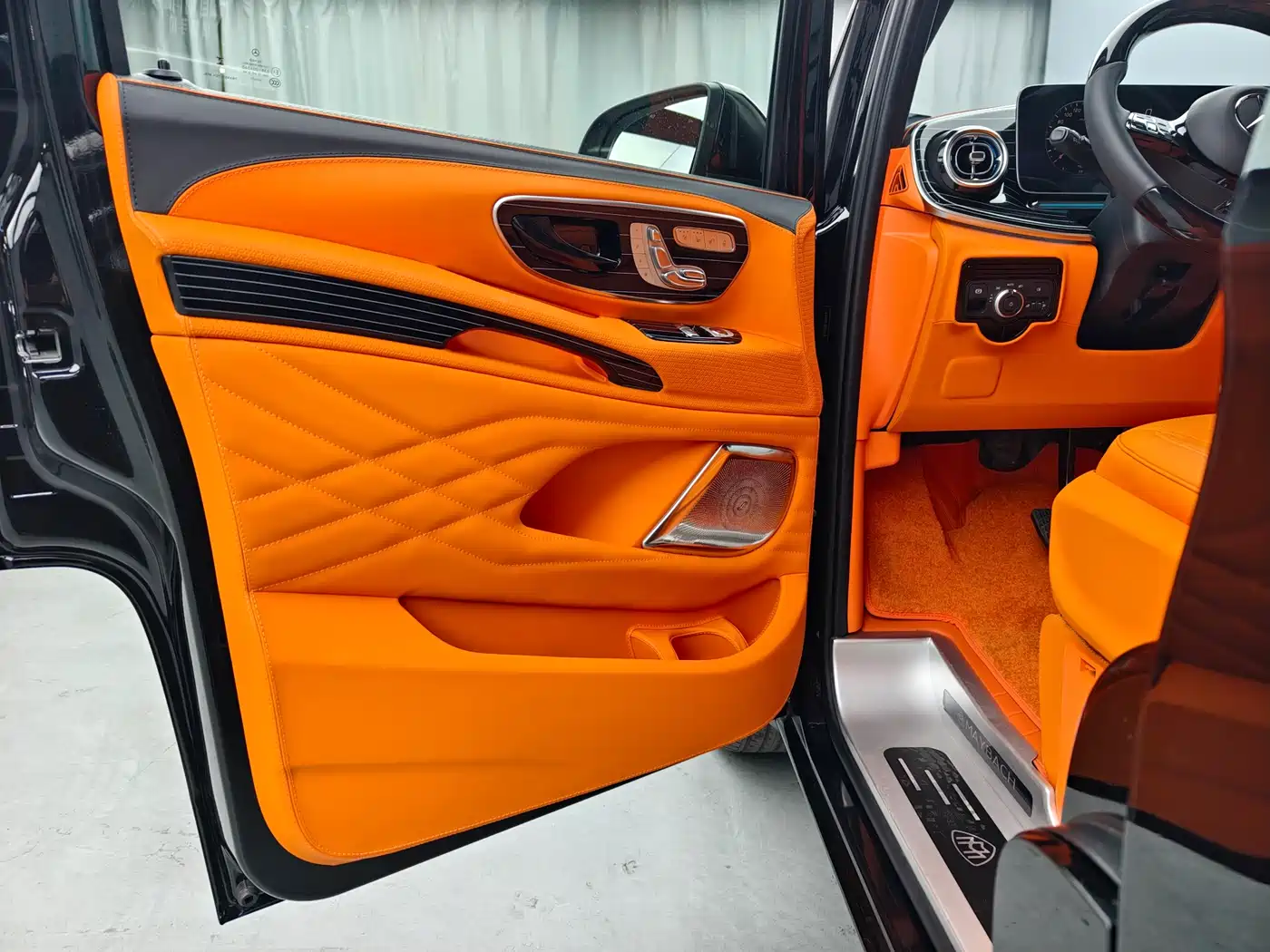 Mercedes-Benz Vito 2024 2.0T Business 7-Seater фото 7