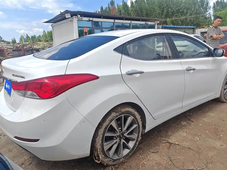 Hyundai Langdong 2016 1.6L Automatic Premium Edition фото 3