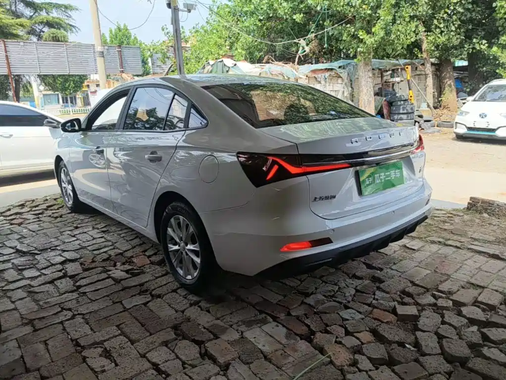 Roewe i5 2025 2023 1.5L Manual Comfort Edition
