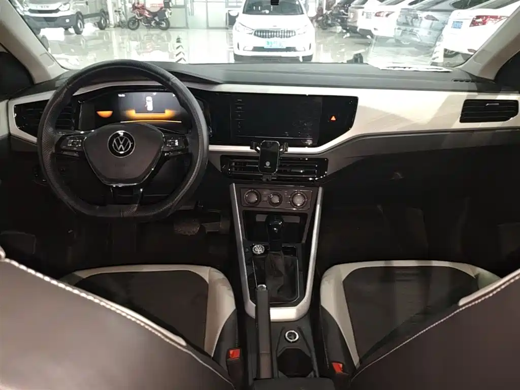 Volkswagen Polo 2023 Plus 1.5L Automatic Colorful Tech Edition фото 10