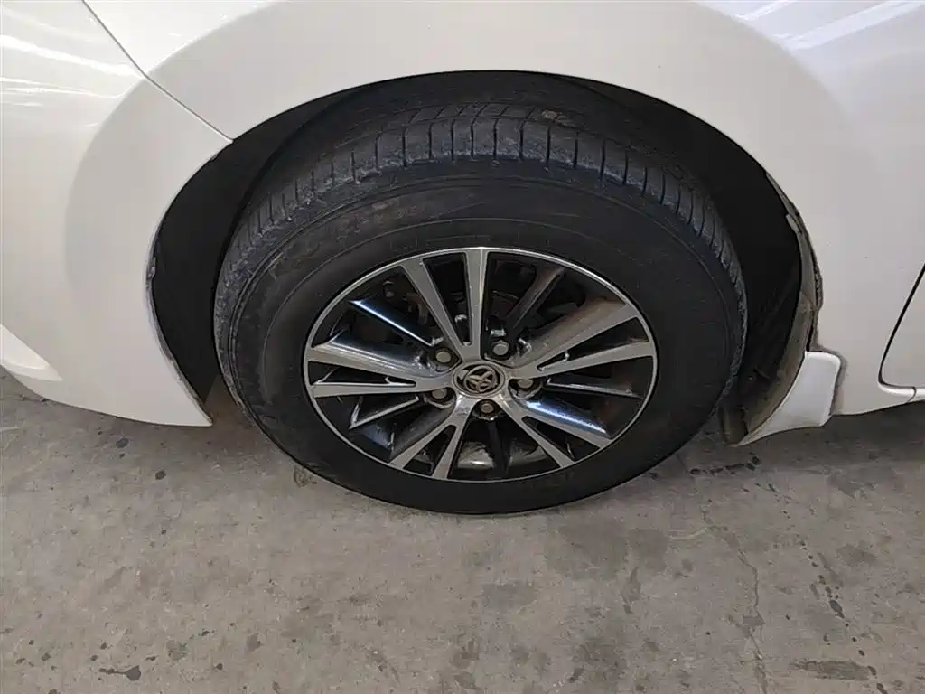 Toyota Levin 2014 1.6G-L CVT Premium Edition фото 23