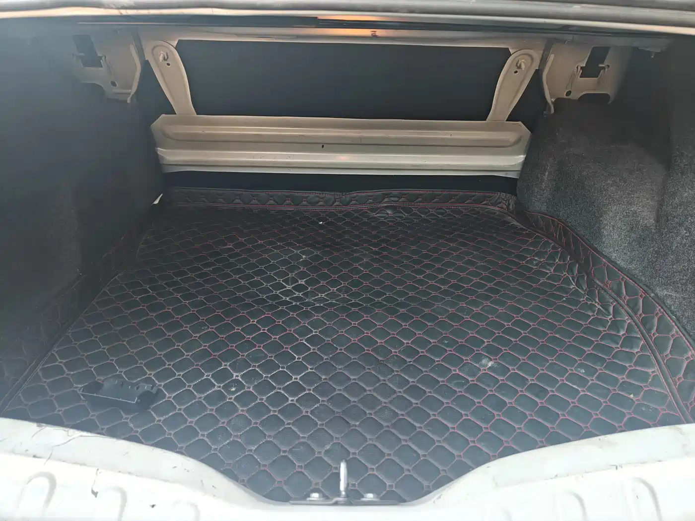 Peugeot 301 2016 1.6L Auto Comfort Edition фото 14
