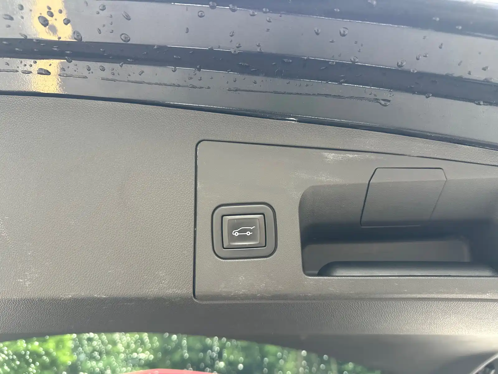 Photo 12 - Cadillac XT5