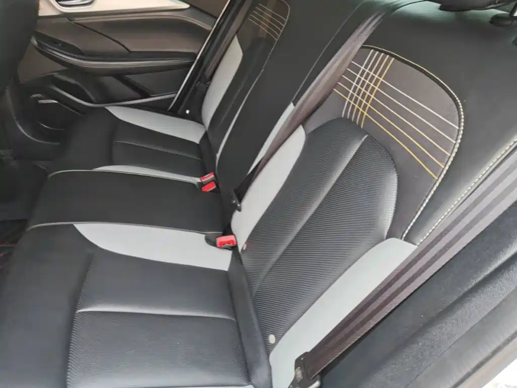 Photo 17 - Roewe i6 MAX EV
