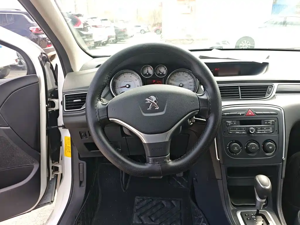 Peugeot 308 2015 2014 Model Joy Edition Classic 1.6L Automatic Superior Style