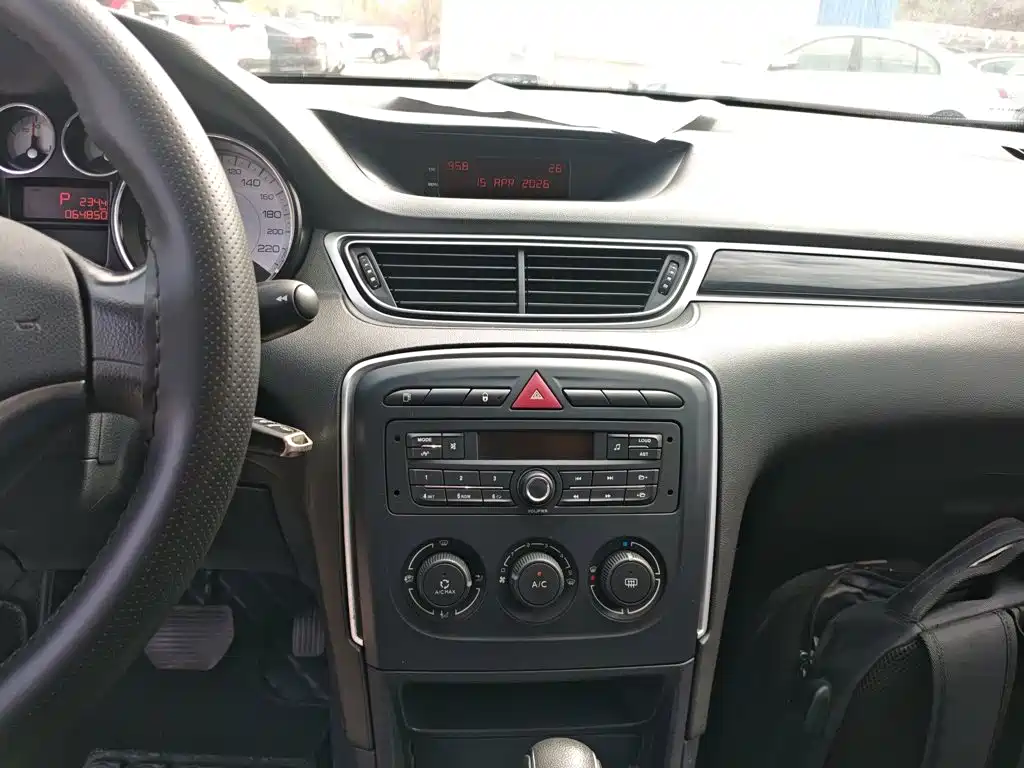 صورة 9 - Peugeot 308