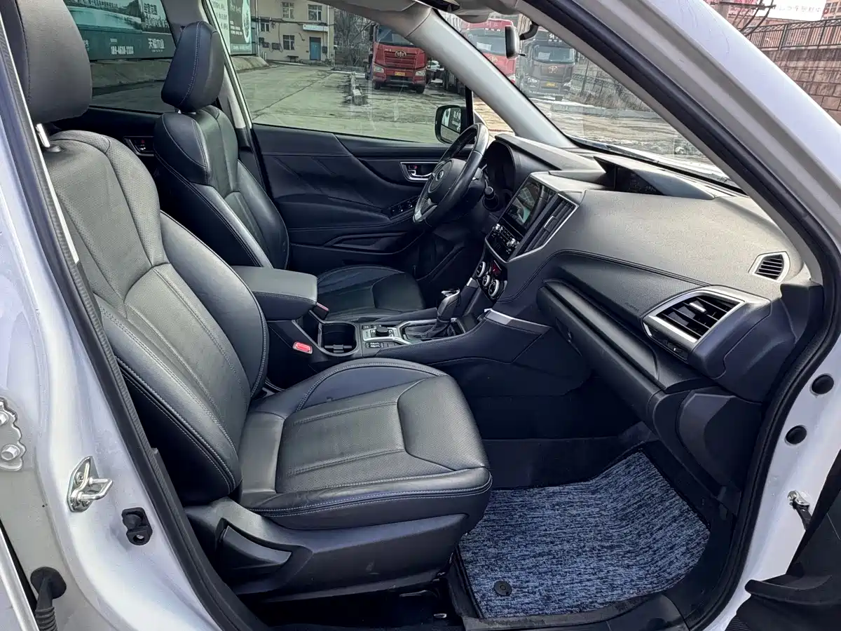 Subaru Forester 2021 2.0i Luxury Edition фото 22