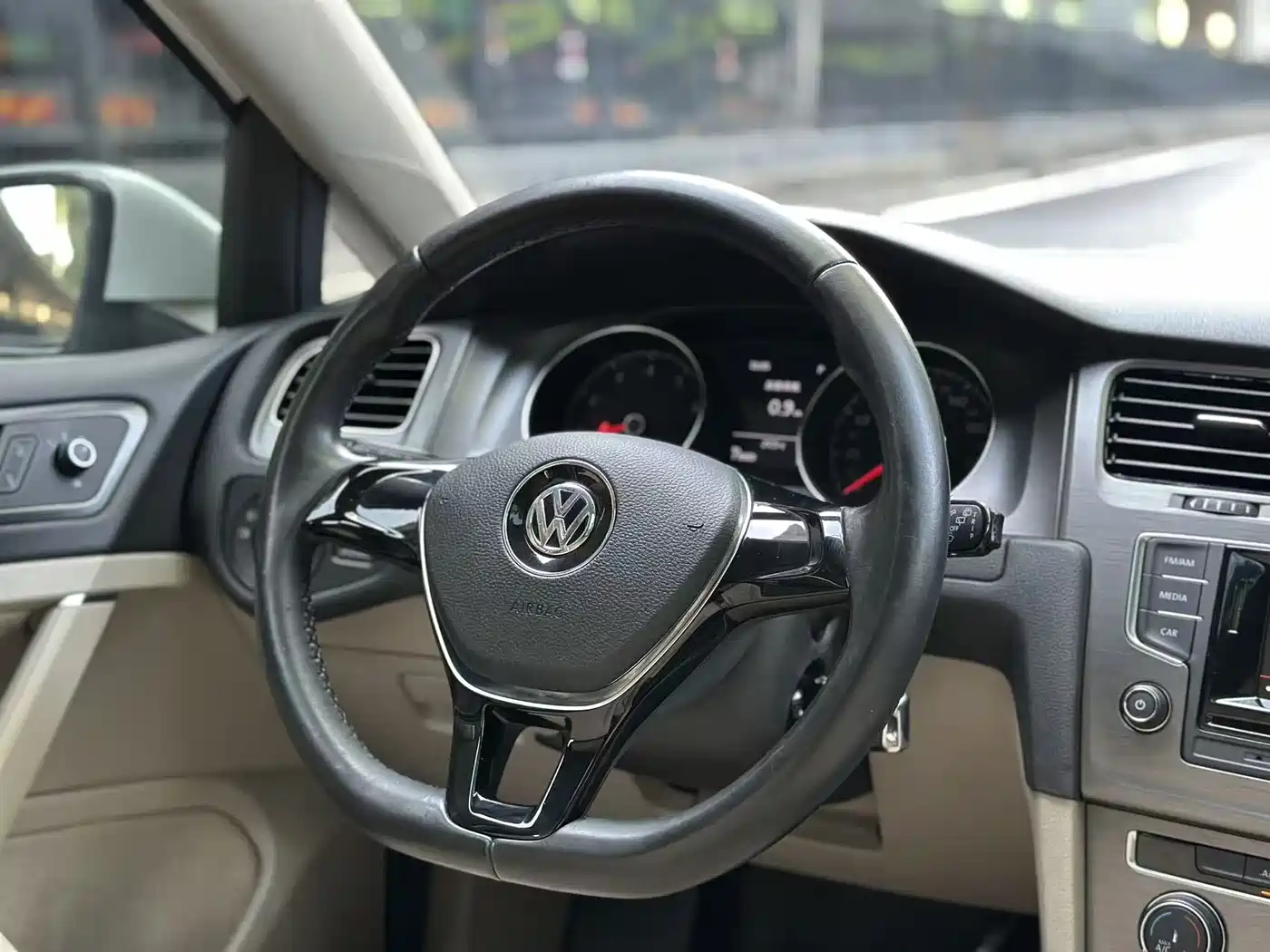 Volkswagen Golf 2016 1.6L Automatic Comfort фото 12