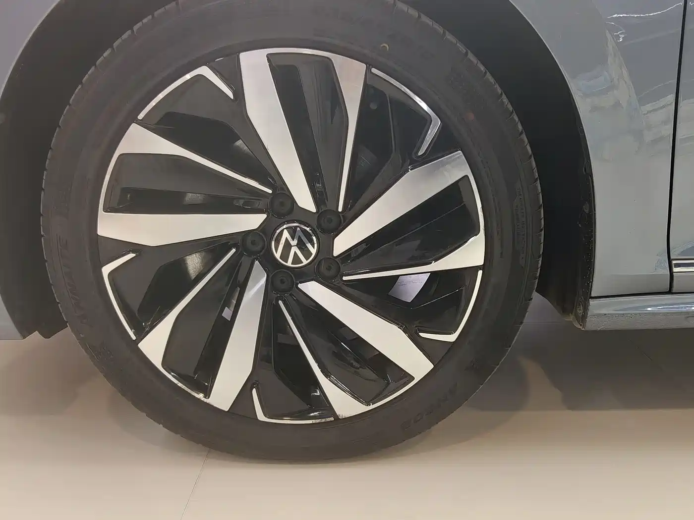 Volkswagen Passat 2022 330TSI Starlight Elite Edition фото 17