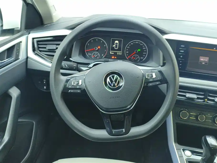 Volkswagen Polo 2021 Plus 1.5L Automatic Colorful Tech Edition фото 15