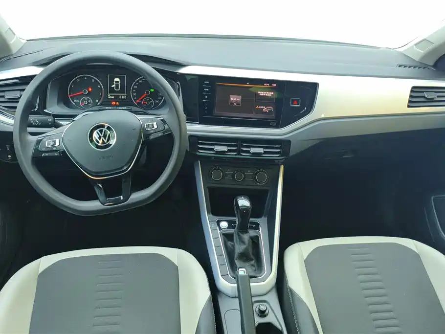 Volkswagen Polo 2021 Plus 1.5L Automatic Colorful Tech Edition фото 12