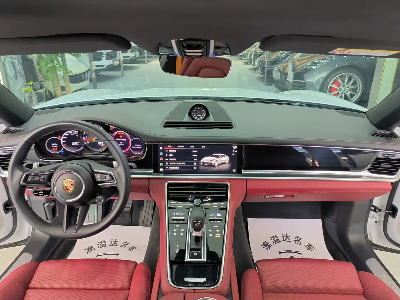PORSCHE PANAMERA