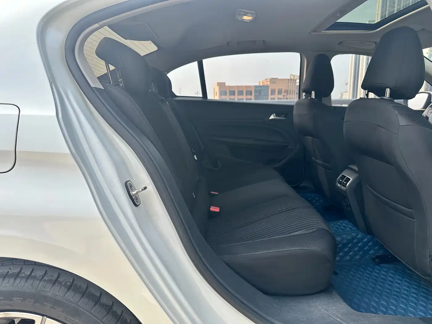 Peugeot 408 2018 350THP Automatic Luxury Edition фото 17
