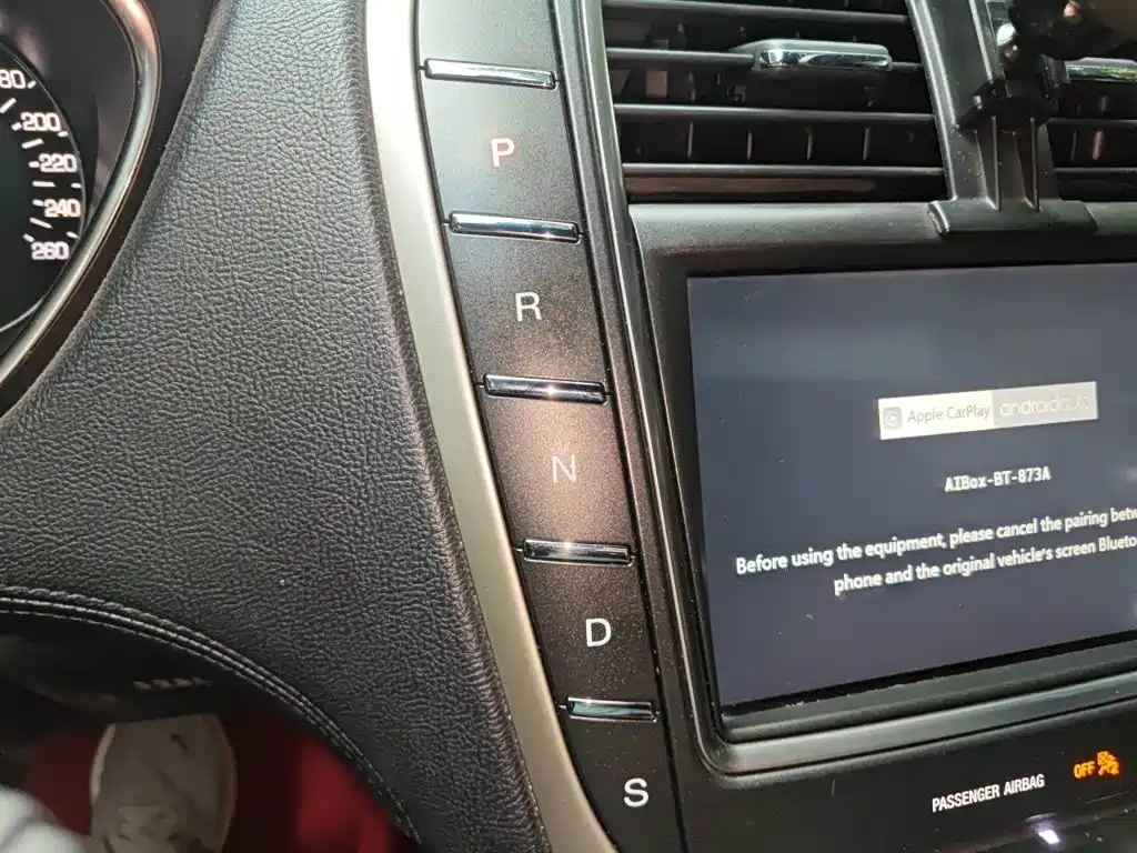 Photo 10 - Lincoln MKX