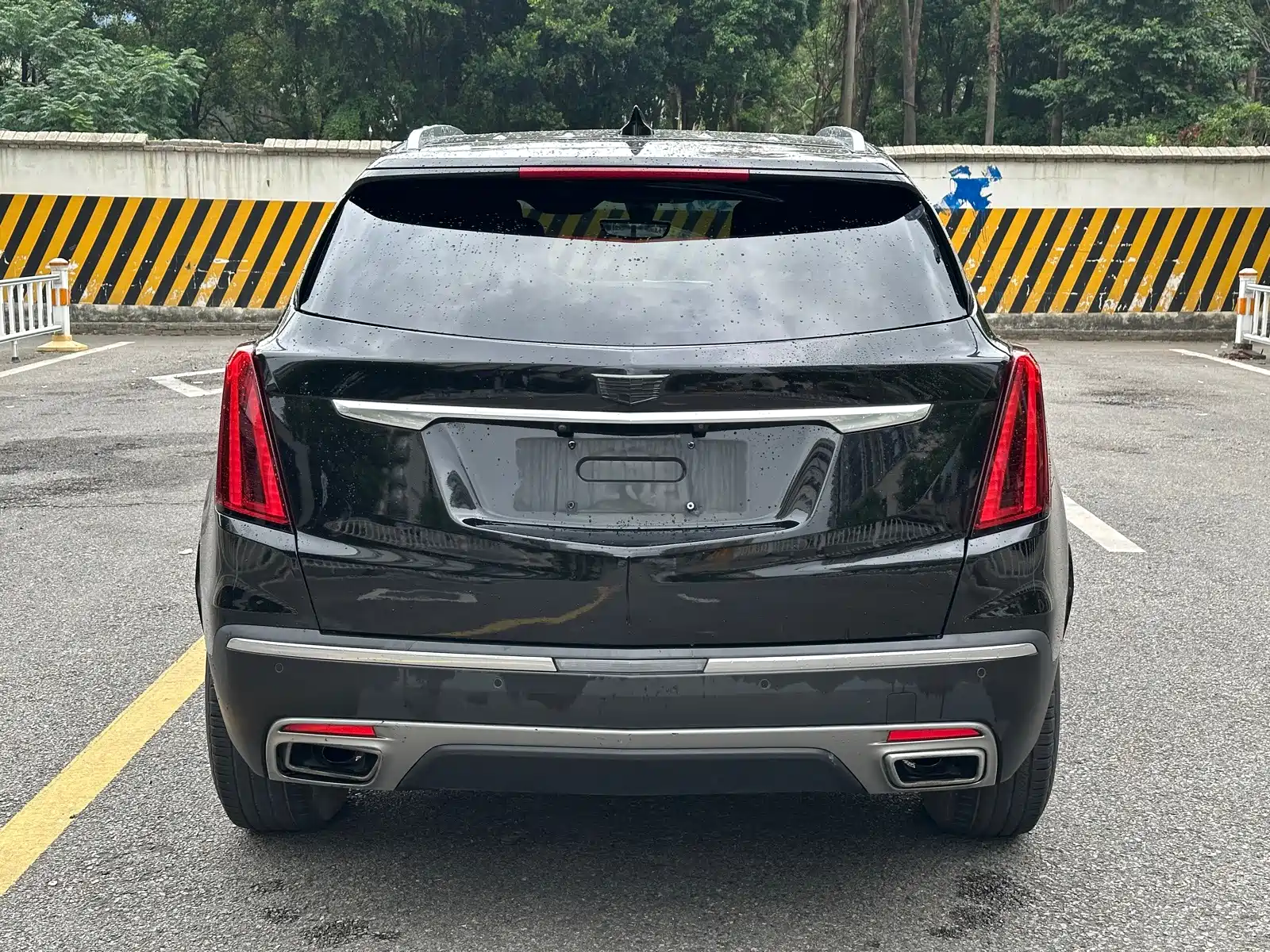 Photo 8 - Cadillac XT5