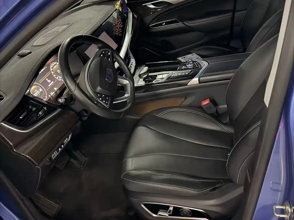Фото 4 - Geely Borui