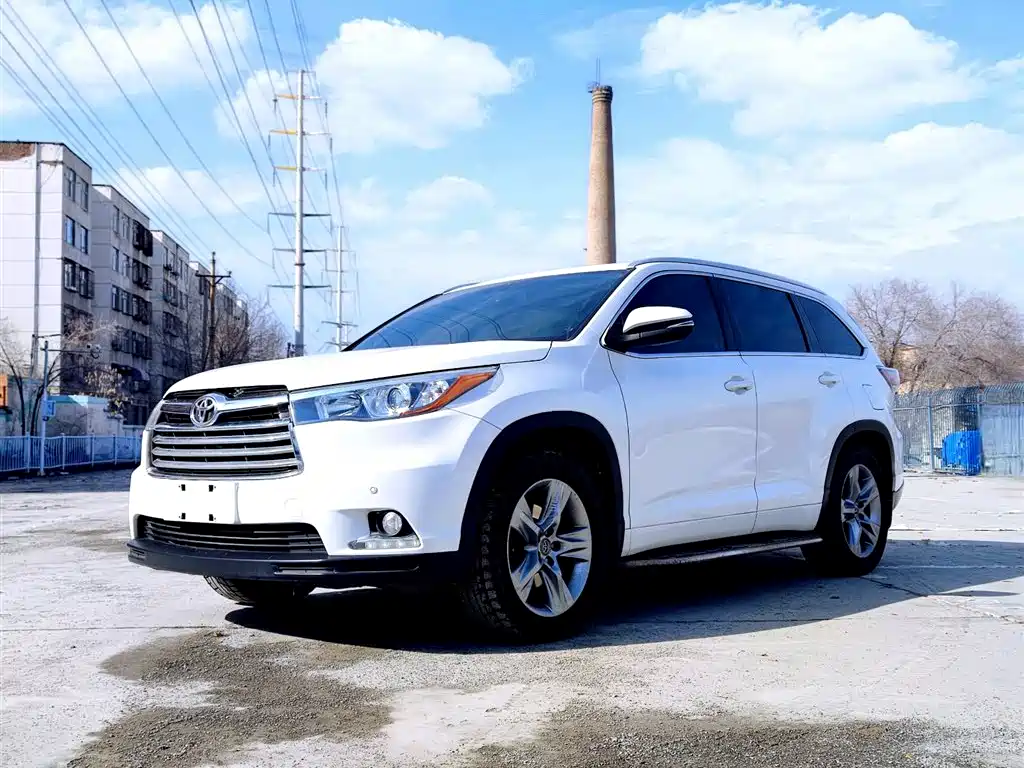 TOYOTA HIGHLANDER