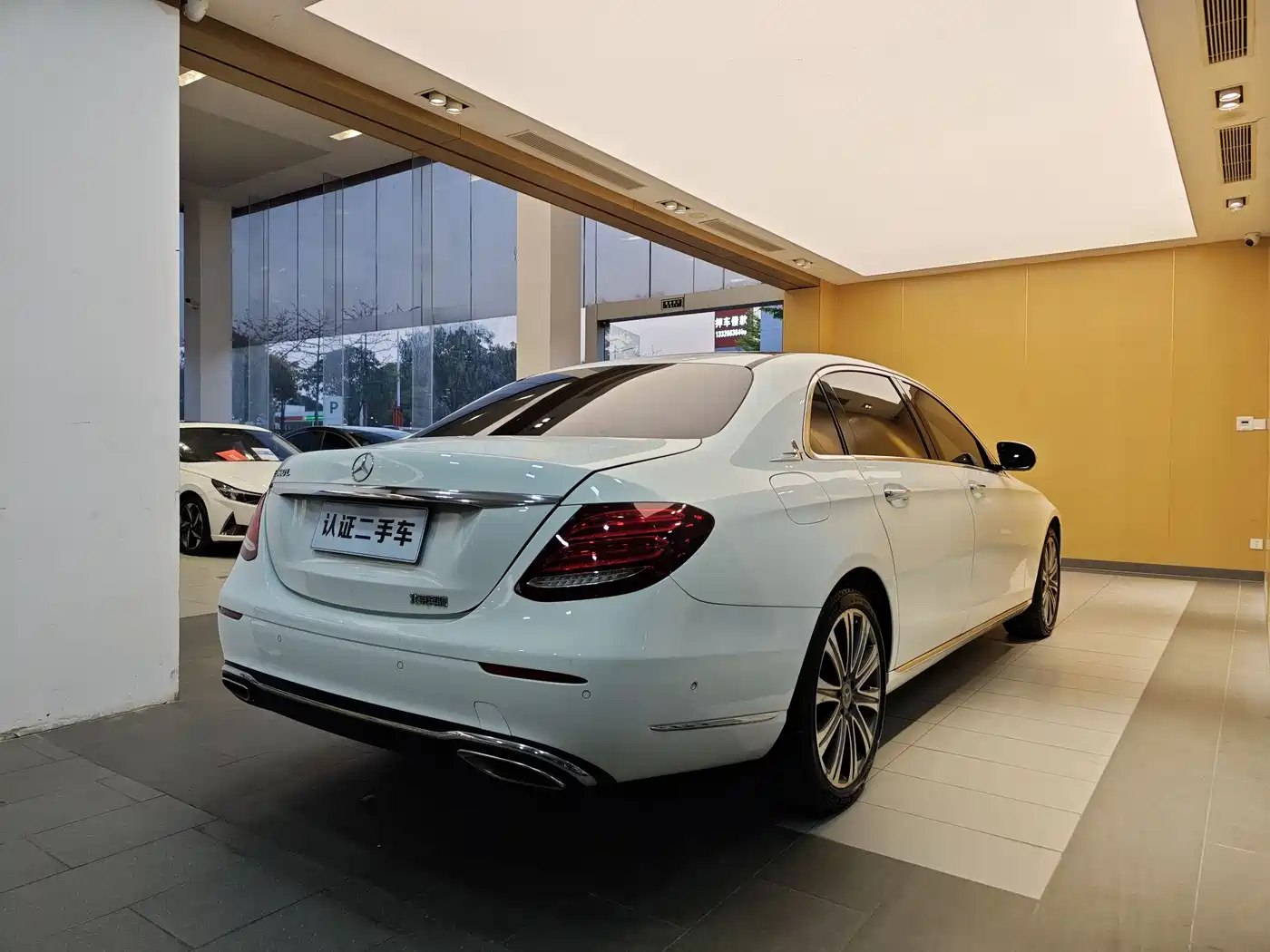 Mercedes-Benz E-Class 2016 E 300 L Fashion Type фото 31