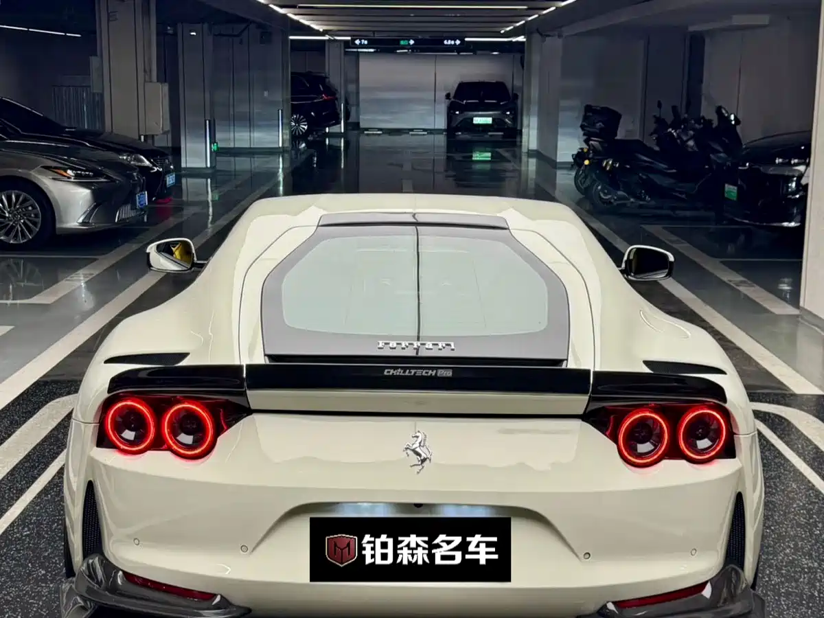 Ferrari 812 2018 2017 6.5L Superfast