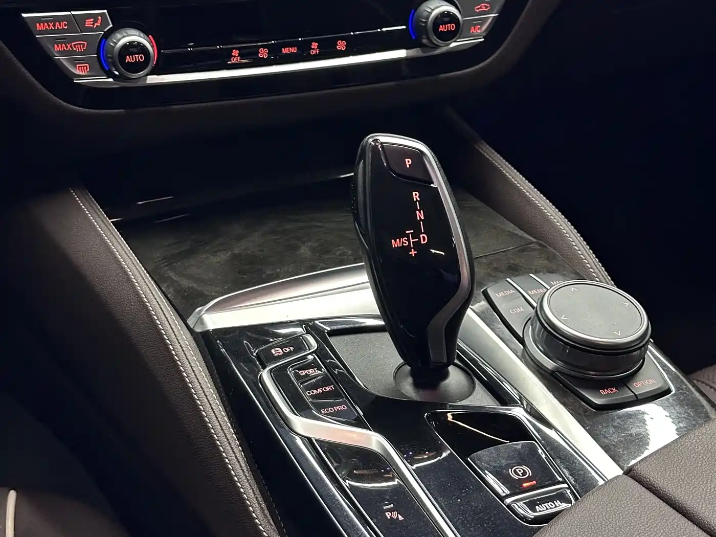 BMW 5 Series 2021 525Li Luxury Package фото 13
