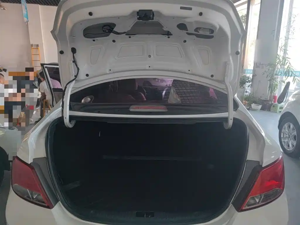 Hyundai Verna 2014 1.4L Automatic Smart GLS фото 19