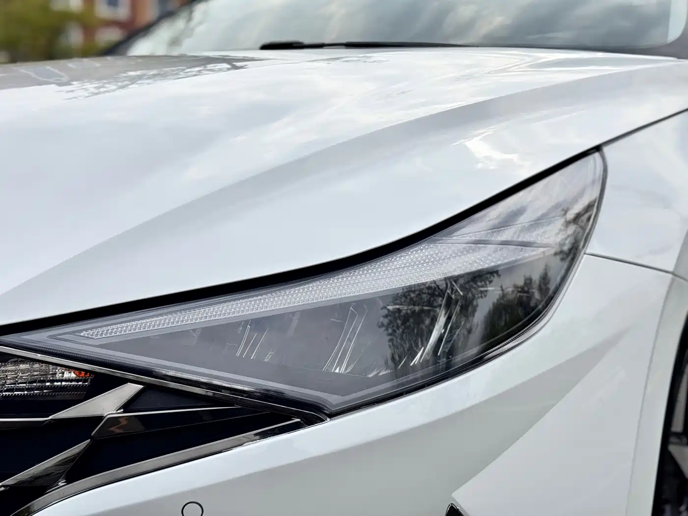 Hyundai Elantra 2022 1.5L CVT LUX Premium Edition фото 23