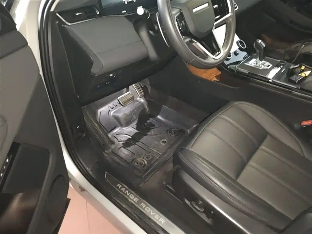 Land Rover Range Rover Evoque 2022 Range Rover Evoque L 249PS R-Dynamic Corinthian Bronze Special Edition фото 16