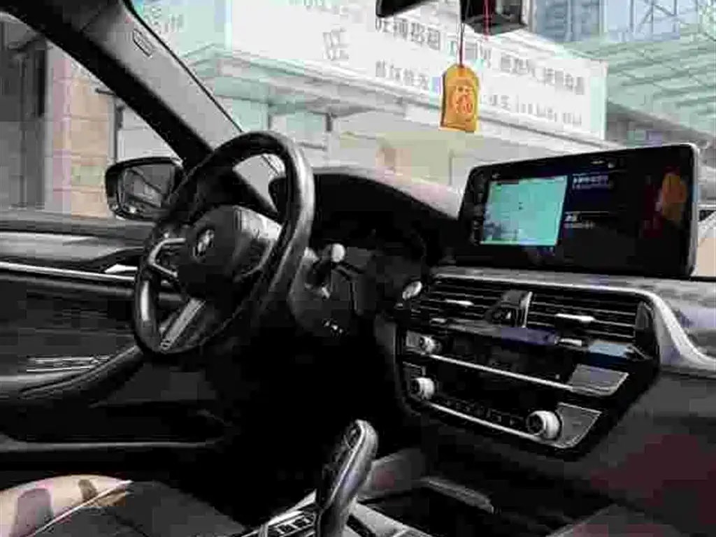 Photo 8 - BMW 5 Series