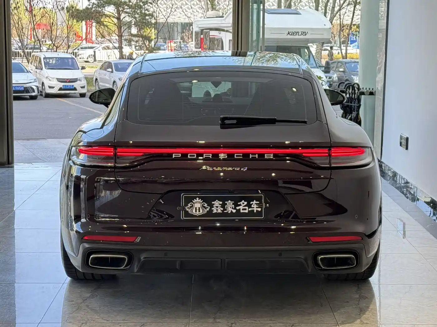 Porsche Panamera 2023 Panamera 4 Executive Long Wheelbase 2.9T фото 22