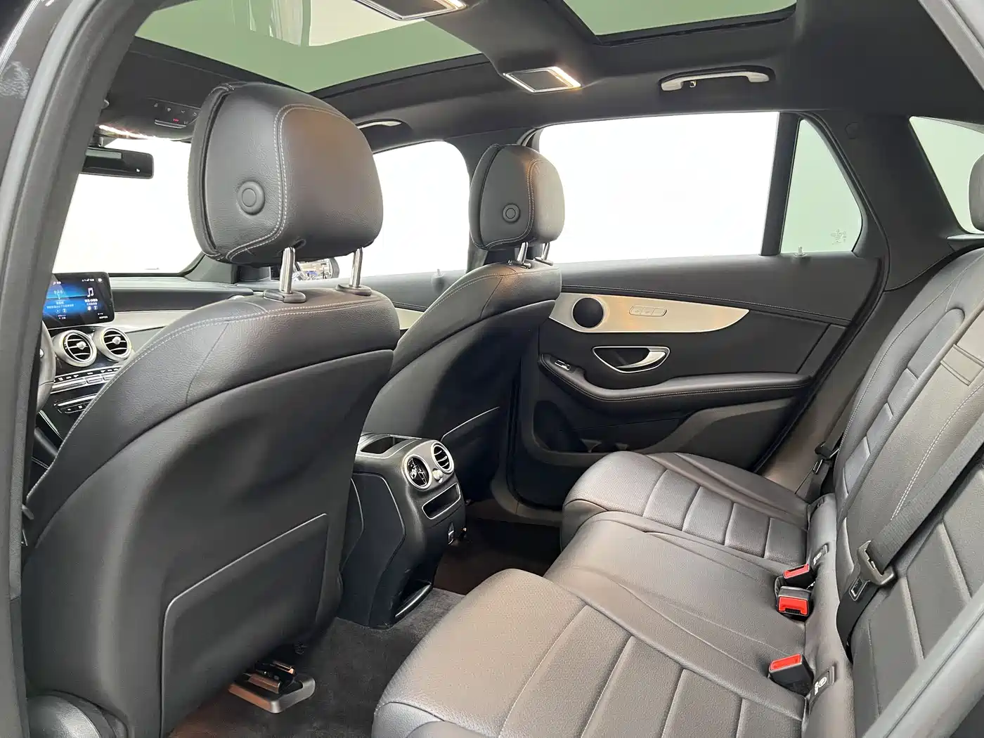 Mercedes-Benz GLC 2022 Model GLC 260 L 4MATIC Dynamic Edition фото 15