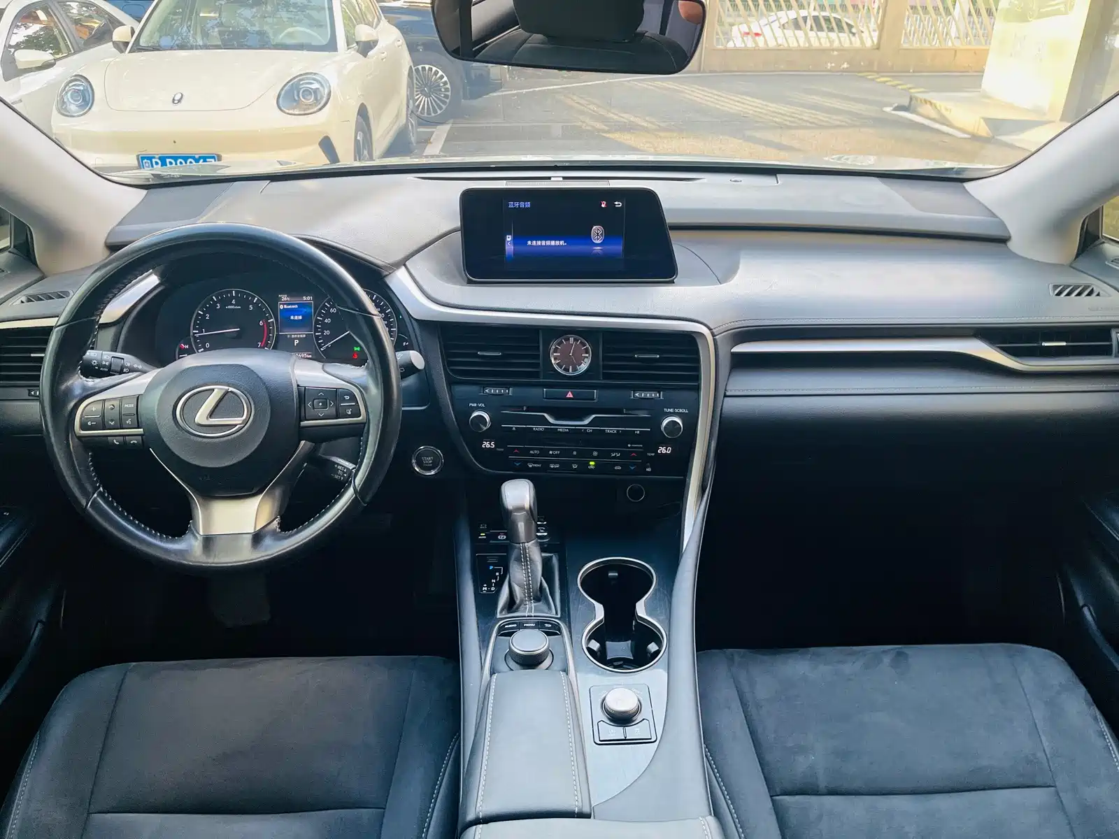 Photo 3 - Lexus RX